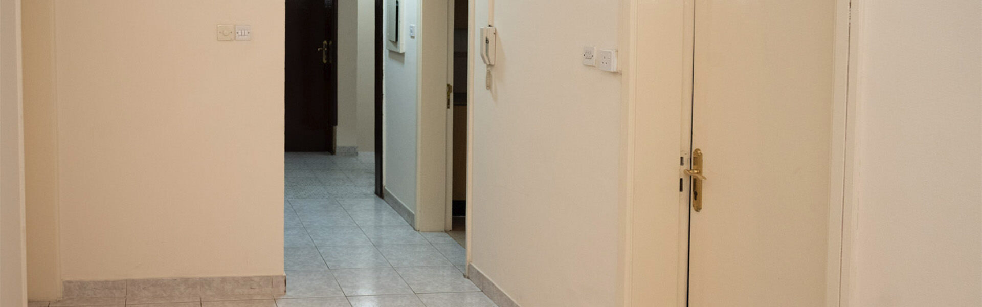 Al Hoora Building Room | Almoayyed Properties