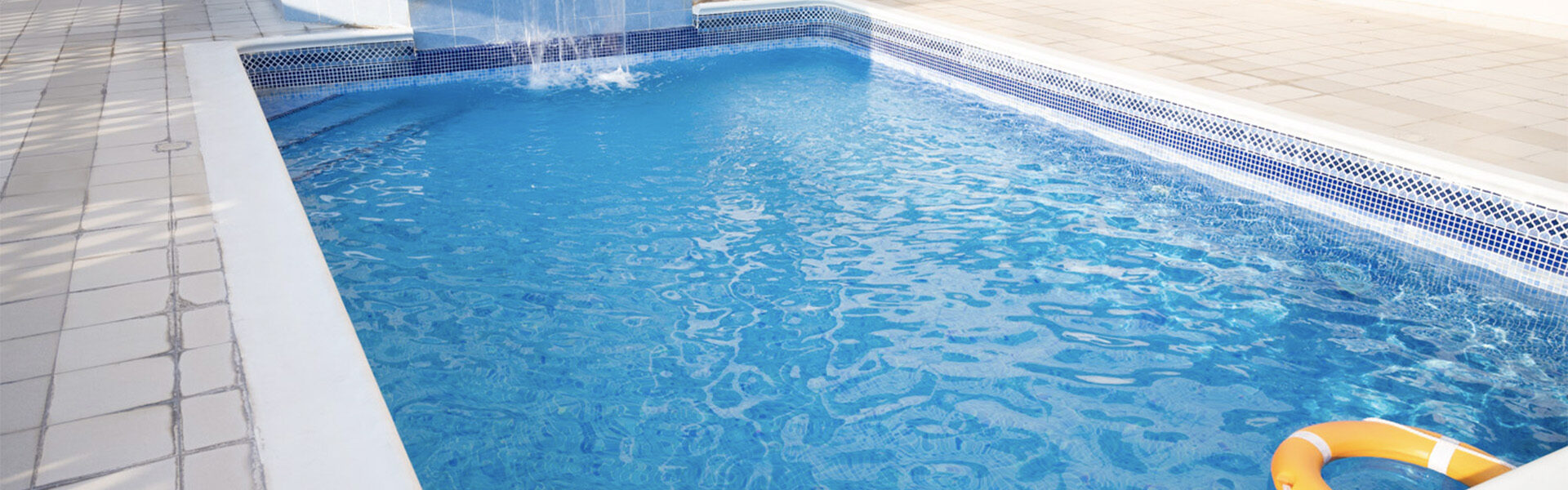 Almoayyed Plaza swimming pool