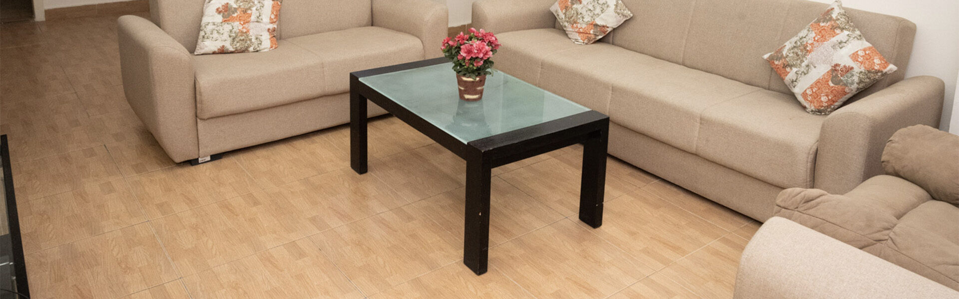 Almoayyed Plaza Interior, Sofa, Flower